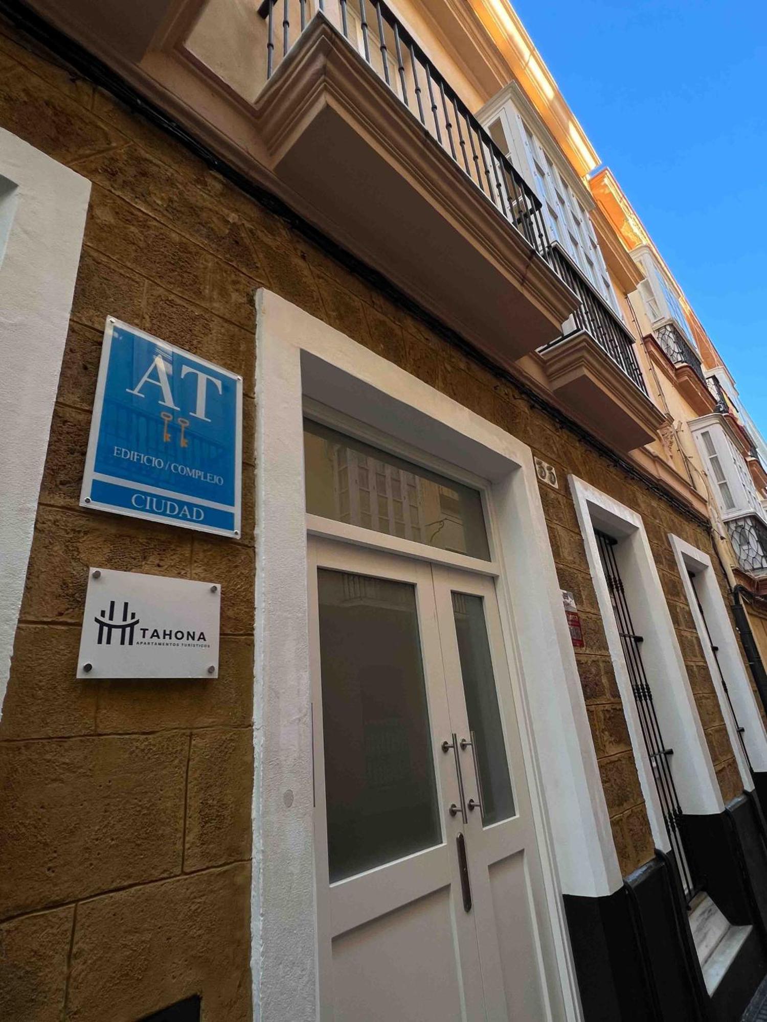 Apartamentos La Tahona Cadiz Exterior photo