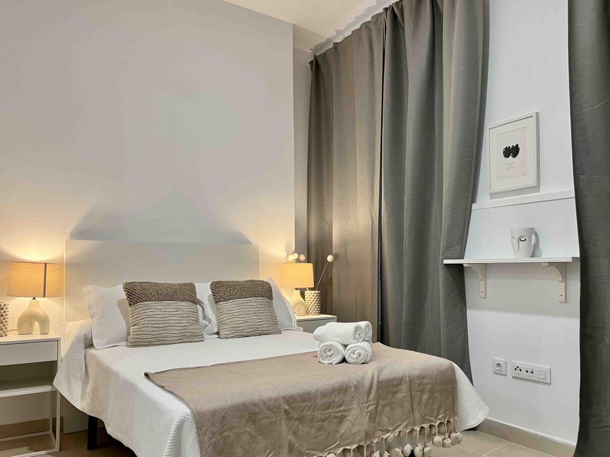 Apartamentos La Tahona Cadiz Exterior photo